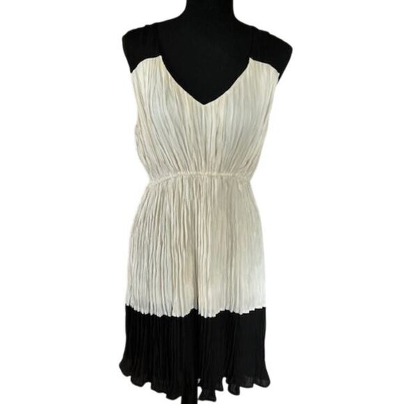 Zara Black & Cream Colorblock Crinkle Pleat V-Neck Back Sleeveless Dress, Medium - Picture 1 of 5